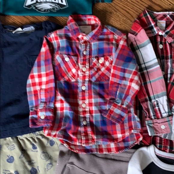 Boys bundle of clothing - Picture 7 of 8